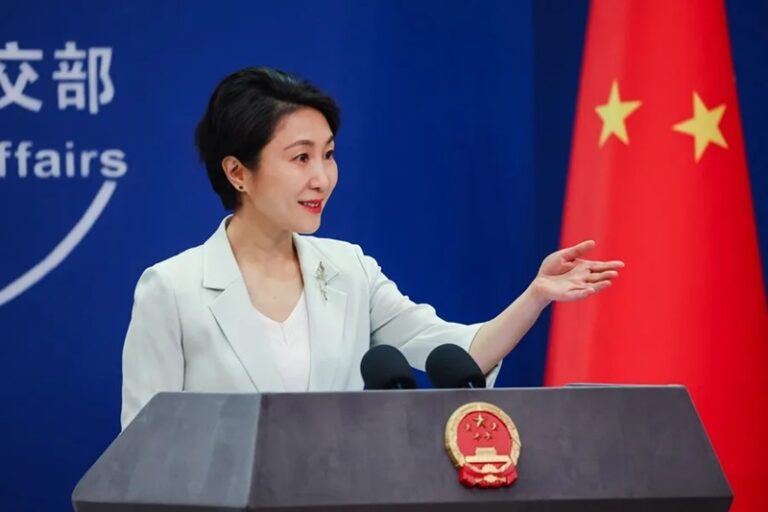 China pide a EE.UU. la liberación inmediata de Maduro y reclama una salida negociada