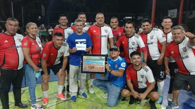 Victoria de Bramón levantó la copa del triunfo