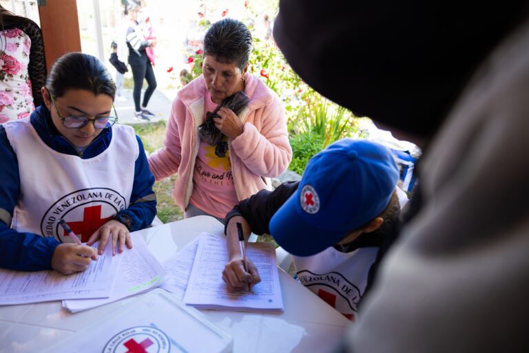 Cruz Roja Venezolana reforzó su labor humanitaria en Apartaderos tras los efectos de las lluvias