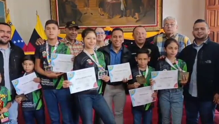 CLET rinde honores a jóvenes campeones Panamericanos de WKS