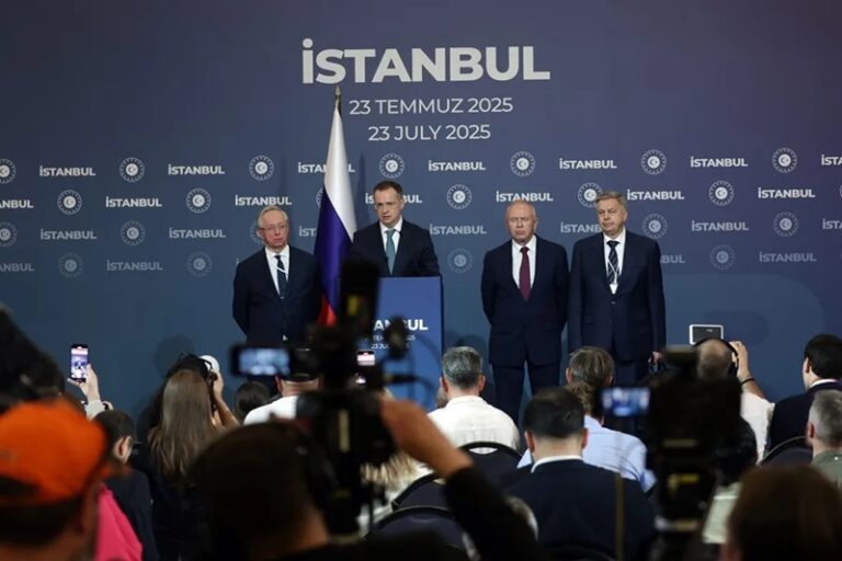 Rusia se muestra dispuesta a reanudar las negociaciones con Ucrania en Estambul