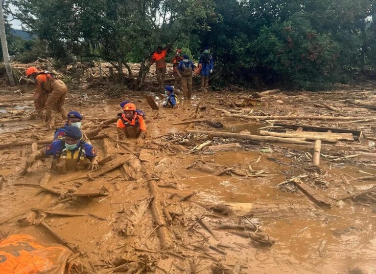 Casi 600 muertos en temporal que mantiene bajo el agua Indonesia, Tailandia y Sri Lanka