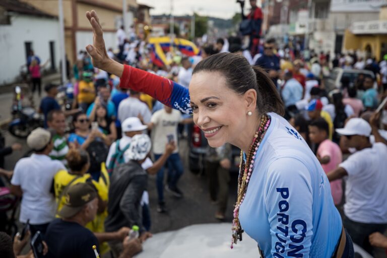 Maria Corina Machado invita a los venezolanos a marchar