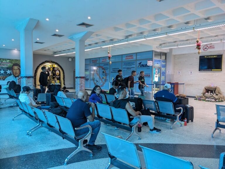 Se mantiene alta demanda en aeropuerto de frontera con algunos ajustes en horarios