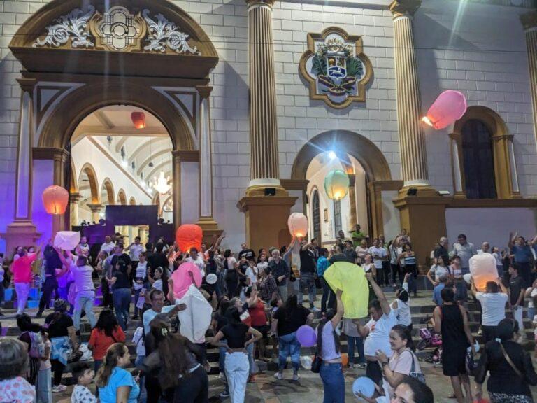 Así se vivió la noche de globos en San Antonio