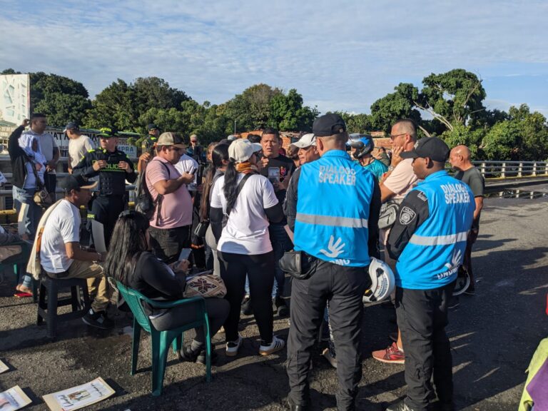 Comerciantes de La Parada piden a manifestantes abrir el paso formal