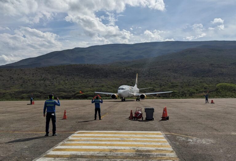 Ocho pasajeros perdieron sus vuelos en el aeropuerto de la frontera por retrasos en vías