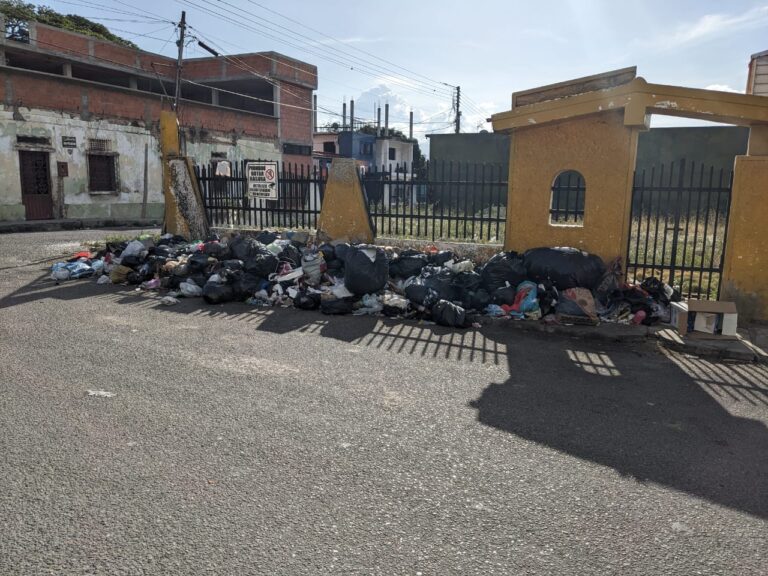 ¿En qué consiste el Plan de Contingencia para atender graves retrasos del aseo urbano en San Antonio?