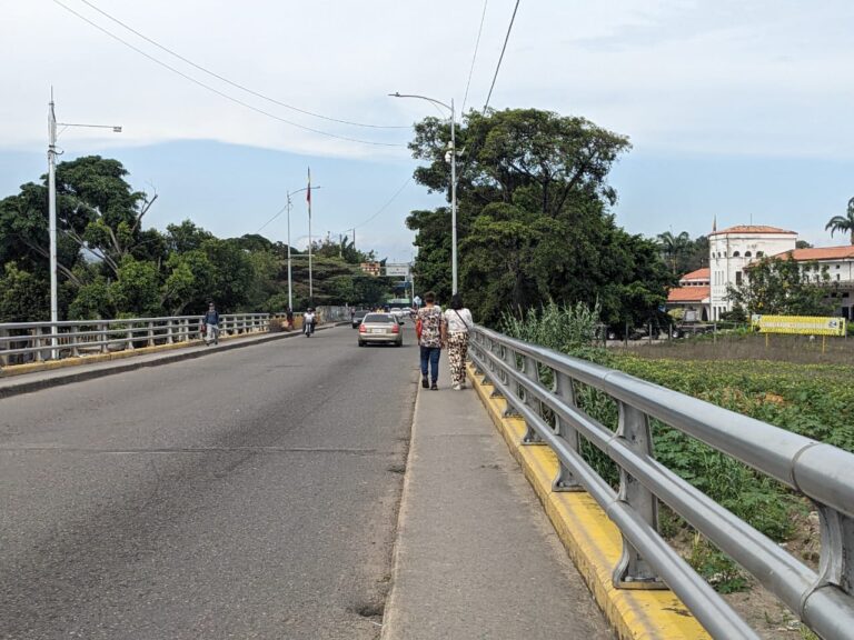 Así luce el tránsito binacional este 15Dic