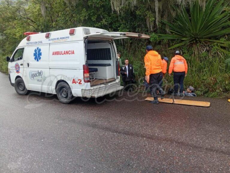 Dos lesionados en colisión de moto y carro en vía hacia la frontera