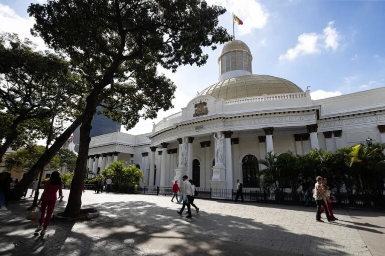 Parlamento anuncia la excarcelación de 31 militares