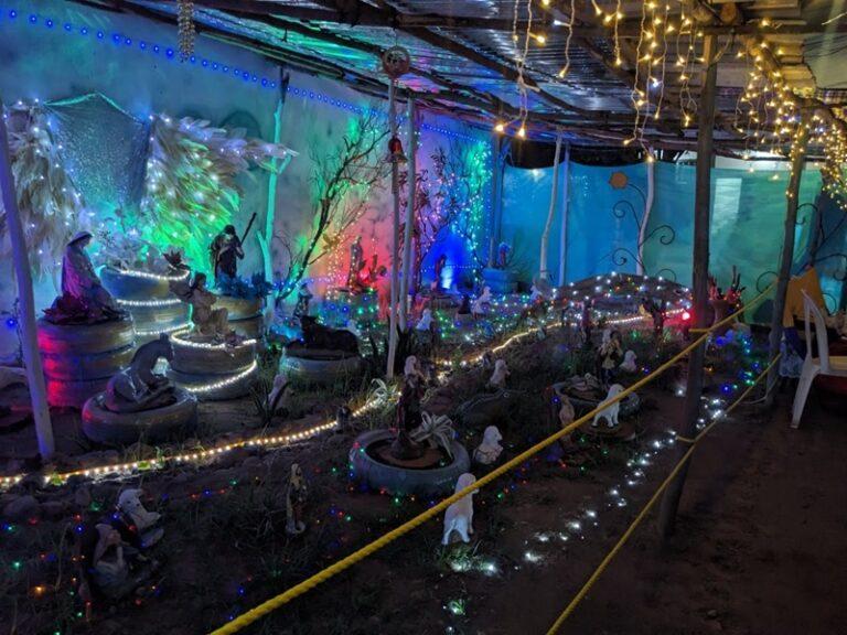 Creatividad y tradición en enorme pesebre de la frontera