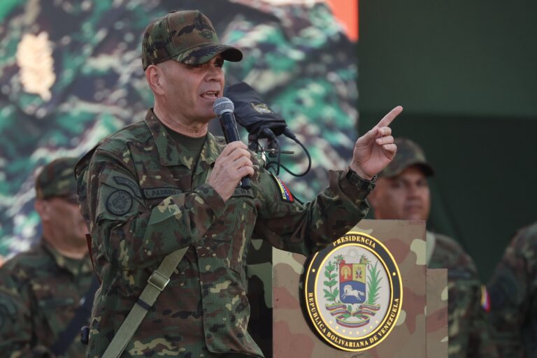“EE.UU. pretende hacer una guerra en el Caribe”
