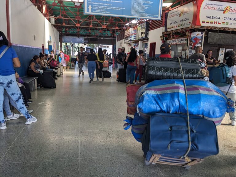 Repunte de pasajeros en el terminal de San Antonio tras cese del paro armado