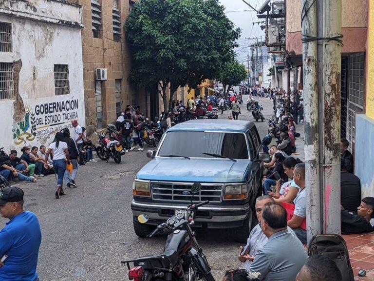 Bastante concurrida segunda jornada de cedulación sin cita en frontera