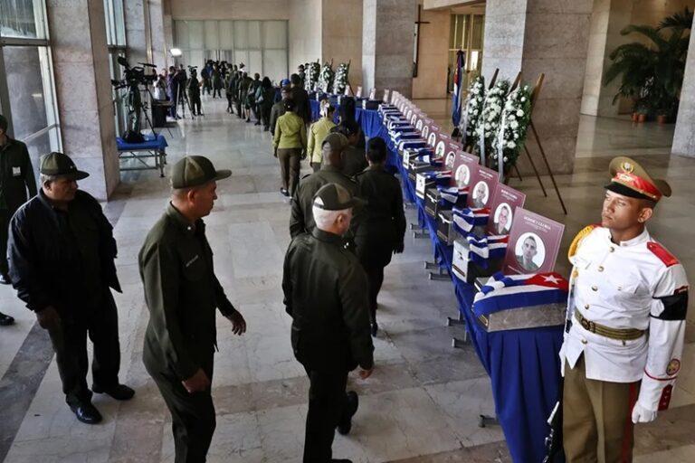 Cuba despide a los 32 militares muertos en Venezuela