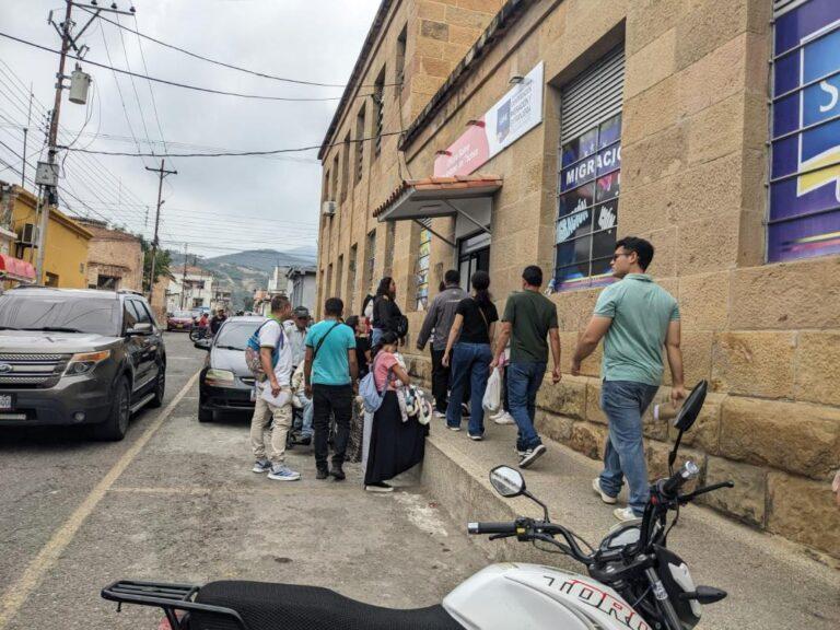 Migrantes arroparon jornadas de cedulación sin cita en frontera
