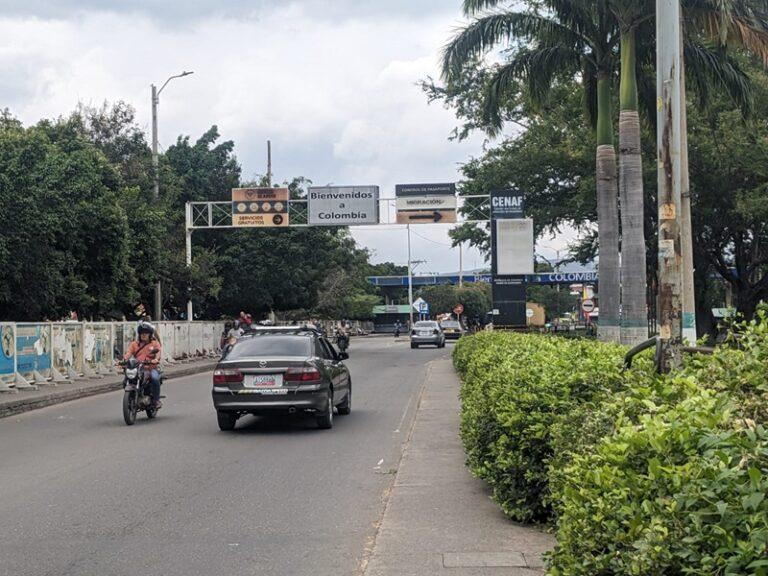 Movido el tránsito por el puente internacional Simón Bolívar