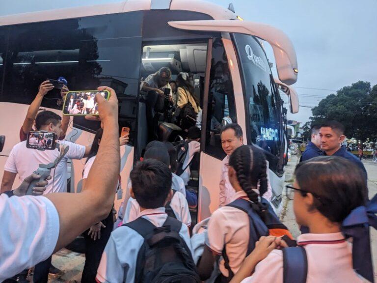 Reactivan transporte escolar fronterizo para más de 2 mil niños venezolanos