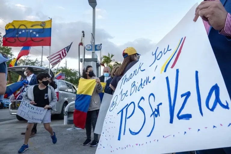 Venezolanos con TPS en peligro de deportación, pese a fallo judicial a su favor