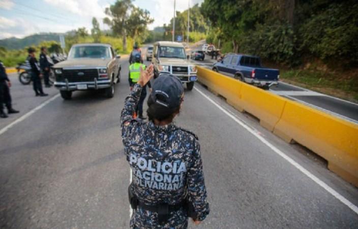 Prohibición de revisar celulares en alcabalas policiales: Autoridades aclaran la situación