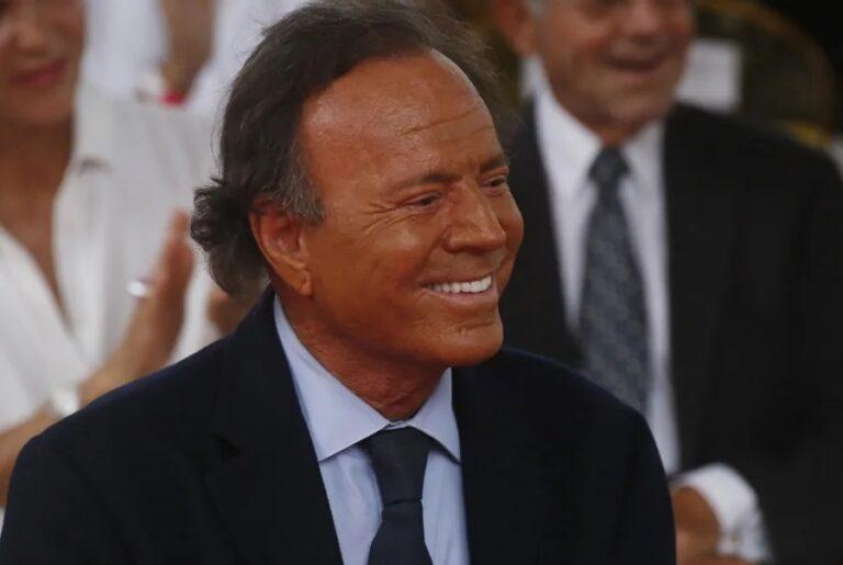 Julio Iglesias niega haber «abusado, coaccionado o faltado el respeto a ninguna mujer»