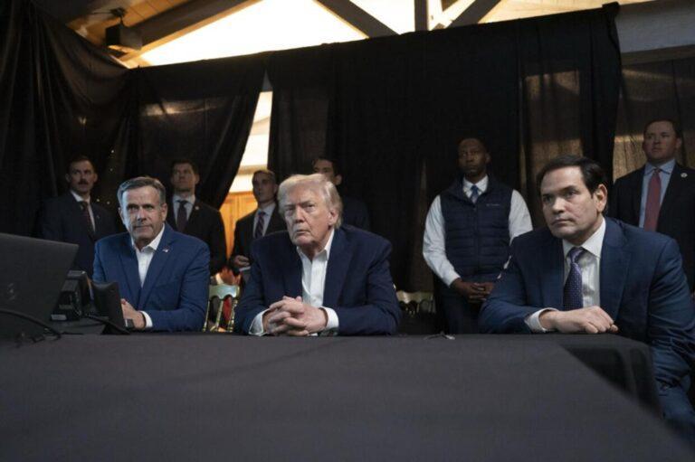 Trump publica fotos de ‘Situation Room’