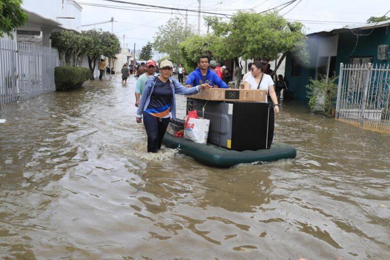Petro alerta que la reconstrucción del país tras lluvias costará “una decena de billones”