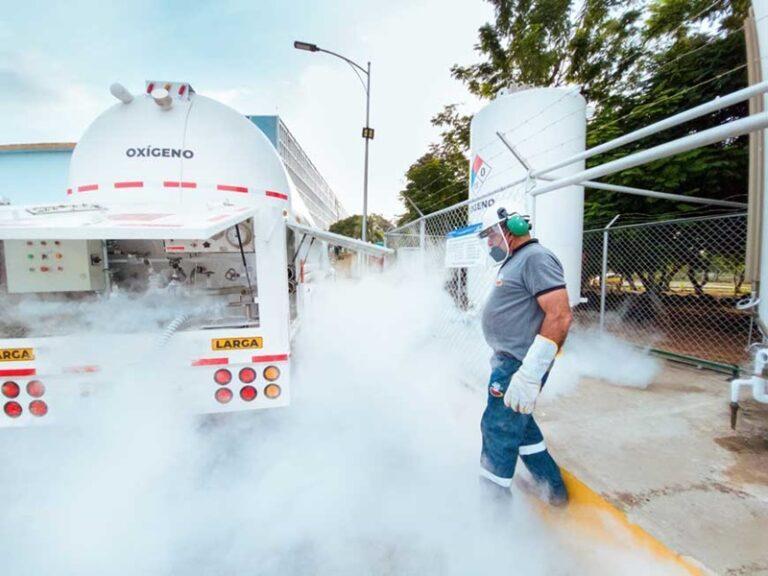 Bomberos de Ayacucho atienden fuga controlada en transporte de oxígeno criogénico
