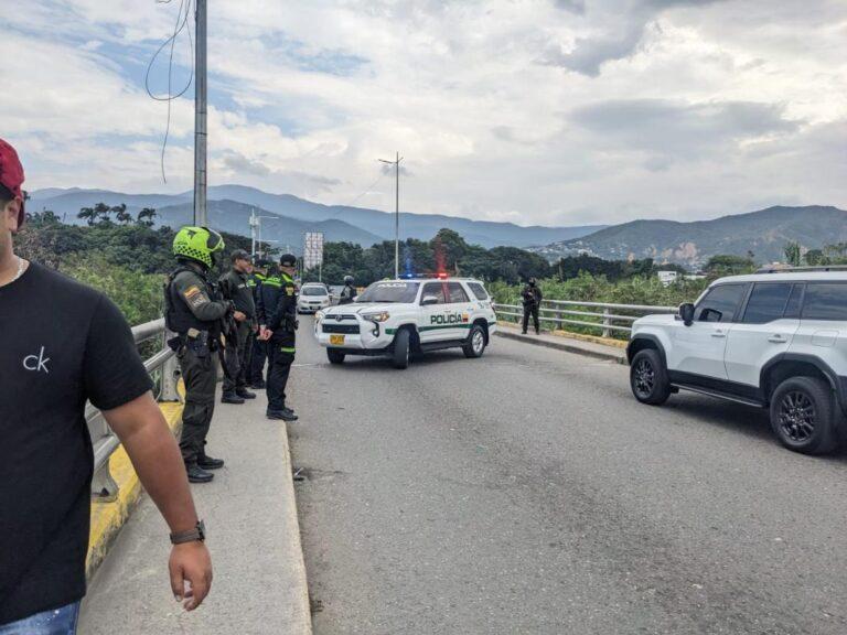 Fuerte presencia policial en el lado colombiano del puente Simón Bolívar