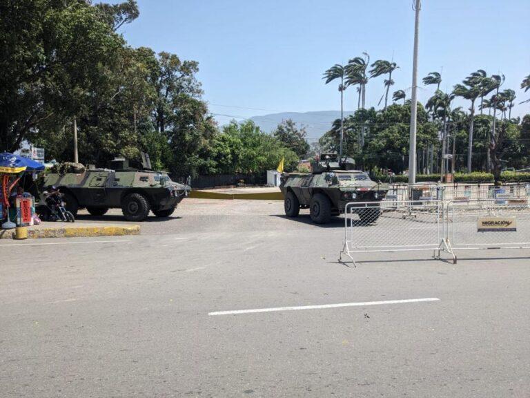 Fuerte presencia militar en La Parada