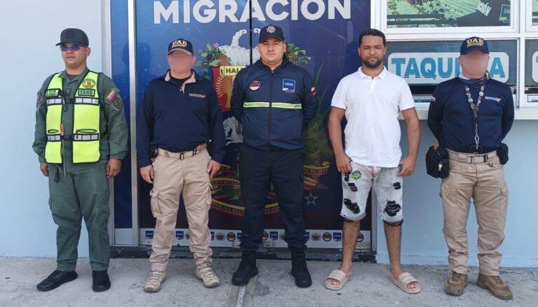 Colombia expulsó a presunto jefe de sicarios del Tren de Aragua y a seis venezolanos más