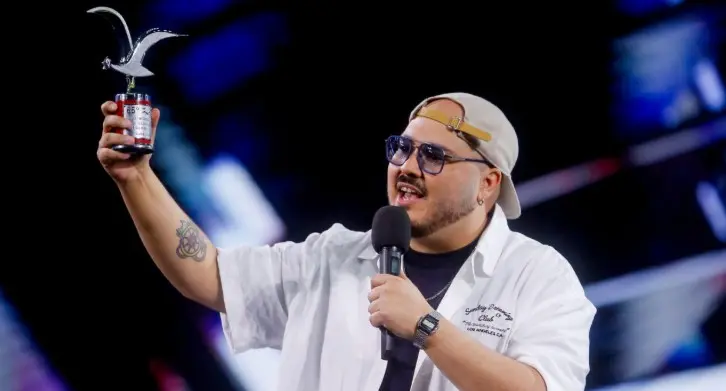 Esteban Düch, el comediante zuliano que conquistó Viña del Mar con humor y redención