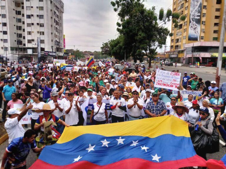 Trabajadores de Barinas marchan para exigir incremento salarial justo e inmediato