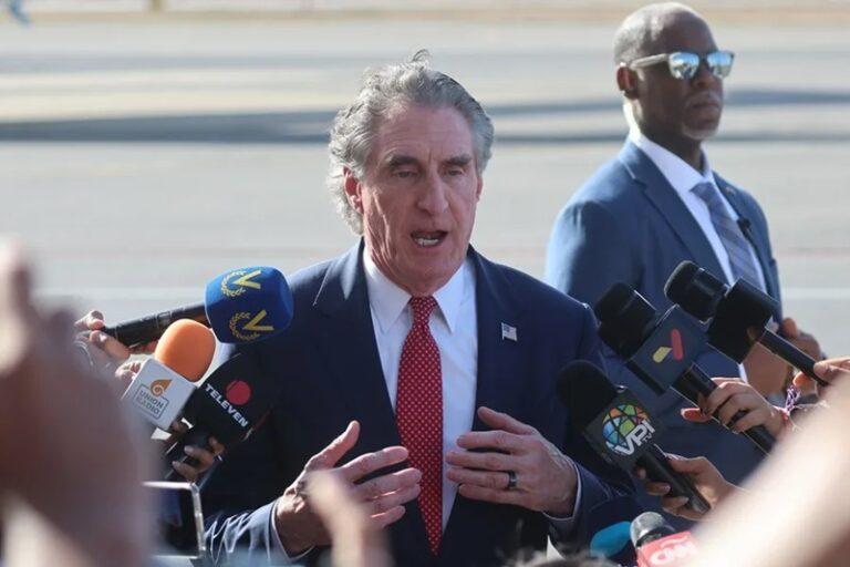 EE.UU. prepara licencias para permitir inversiones en minas de Venezuela