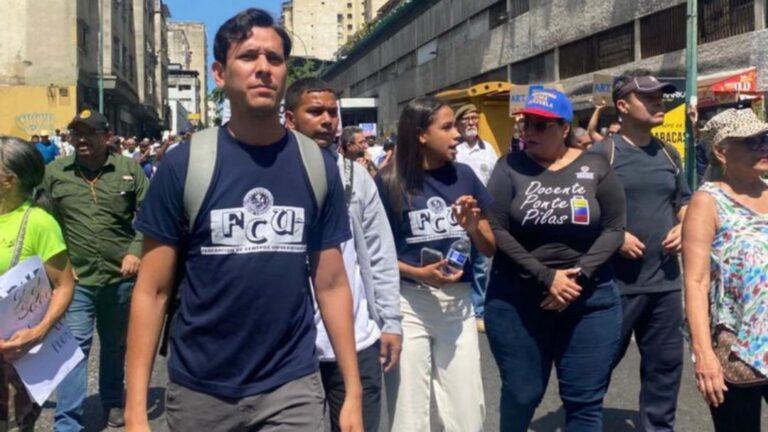 Movimiento estudiantil se suma a protesta de trabajadores en Caracas y exige «becas justas»