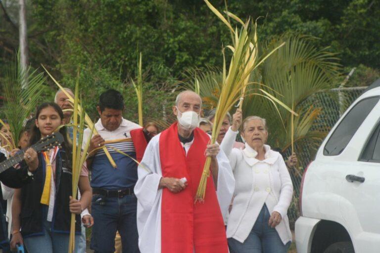 Así se vivió el Domingo de Ramos en la iglesia Divina Misericordia