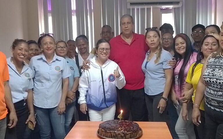 Representantes de Sintraudo celebraron con una torta cuatro años sin aumento salarial