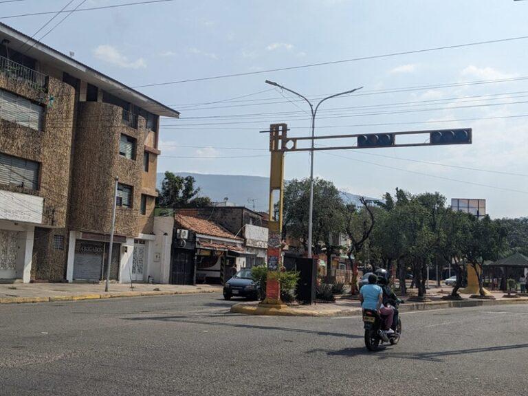 Piden recuperación de semáforos y más señalización en San Antonio