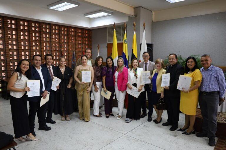 La UCAT honra la excelencia y trayectoria de su cuerpo docente