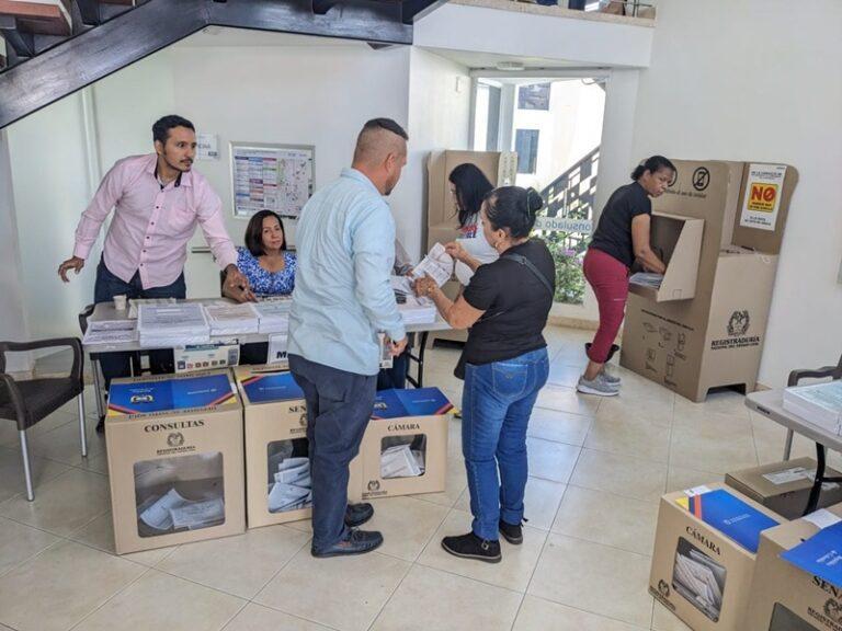 Más de 400 colombianos han sufragado en el Consulado de San Antonio