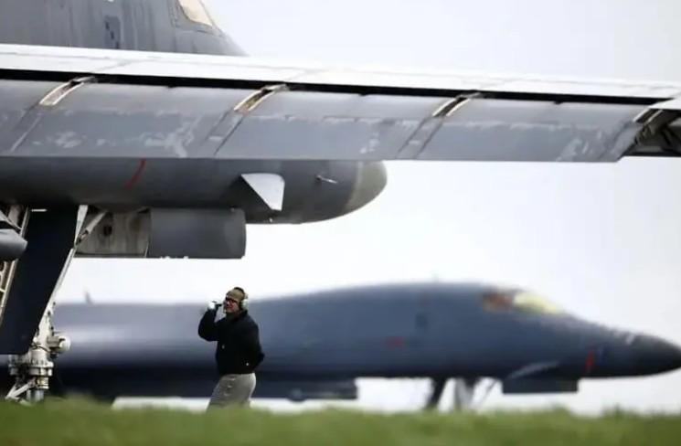 Seis militares estadounidenses mueren en el accidente de un avión cisterna en Irak