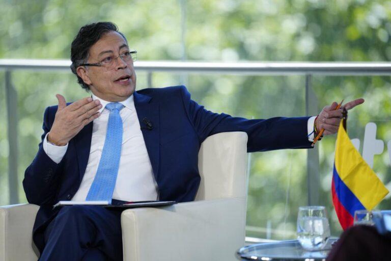 Presidente colombiano viajará a Caracas el 24 de abril