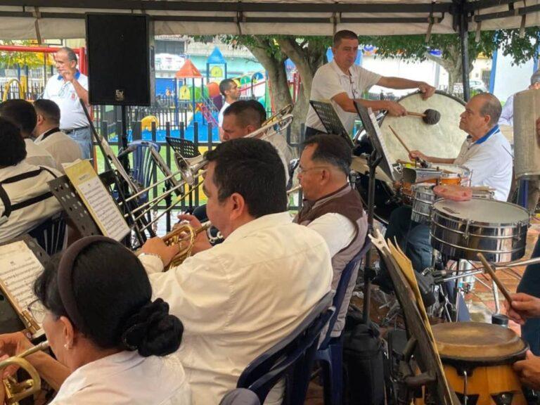 La Banda Municipal protagonizó “La Retreta” en una nueva edición de “Nos vemos en la plaza”