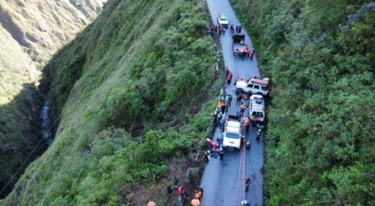 Nueve fallecidos recuperados y cuatro por rescatar tras accidente en la carretera Barinas-Mérida