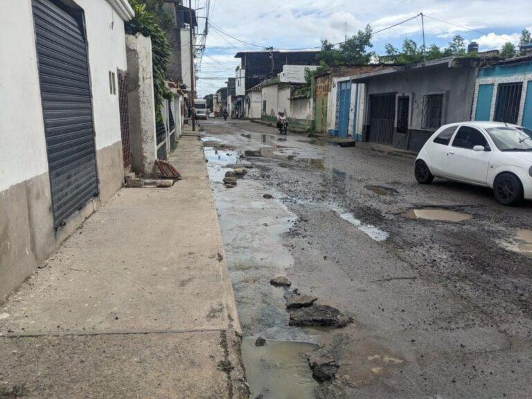 Aguas servidas en la calle 3 de San Antonio