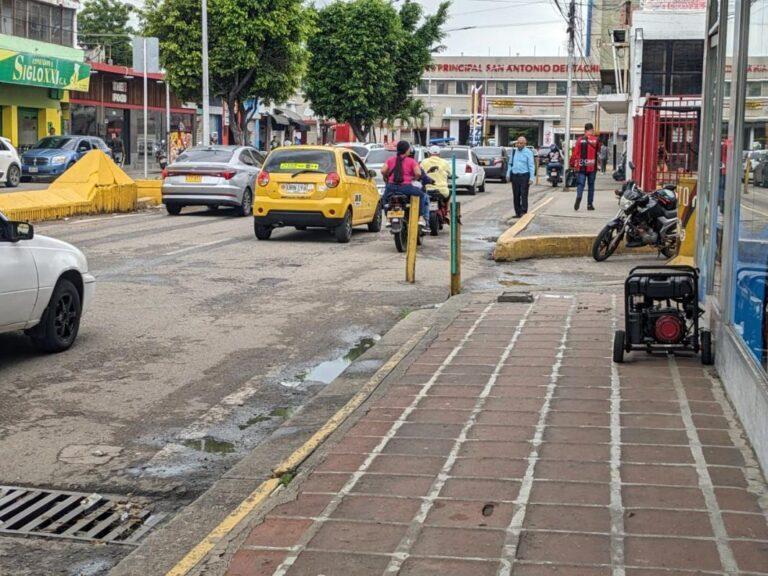 Apagones, lluvias y colas persisten en frontera