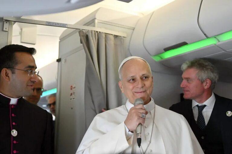 El papa responde a críticas de Trump: la Iglesia «tiene la obligación moral de ir contra la guerra»