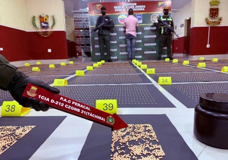 Apresado en Peracal con más de 21 mil pastillas de cocaína