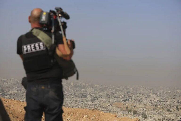 Grandes medios y agencias exigen a Israel el acceso a la prensa en Gaza